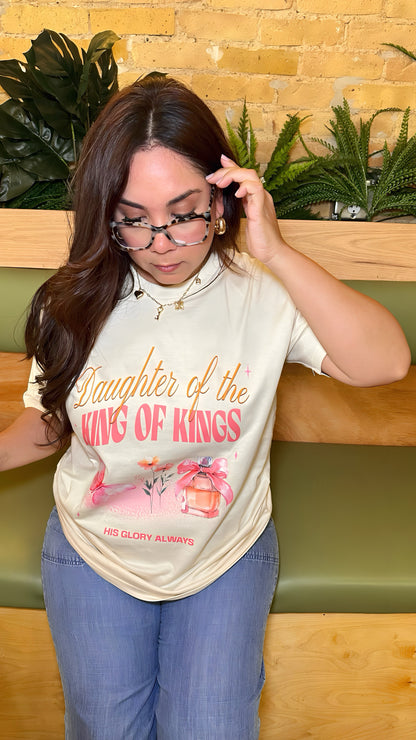 DAUGHTER OF THE KING OF KINGS | Relaxed Tee